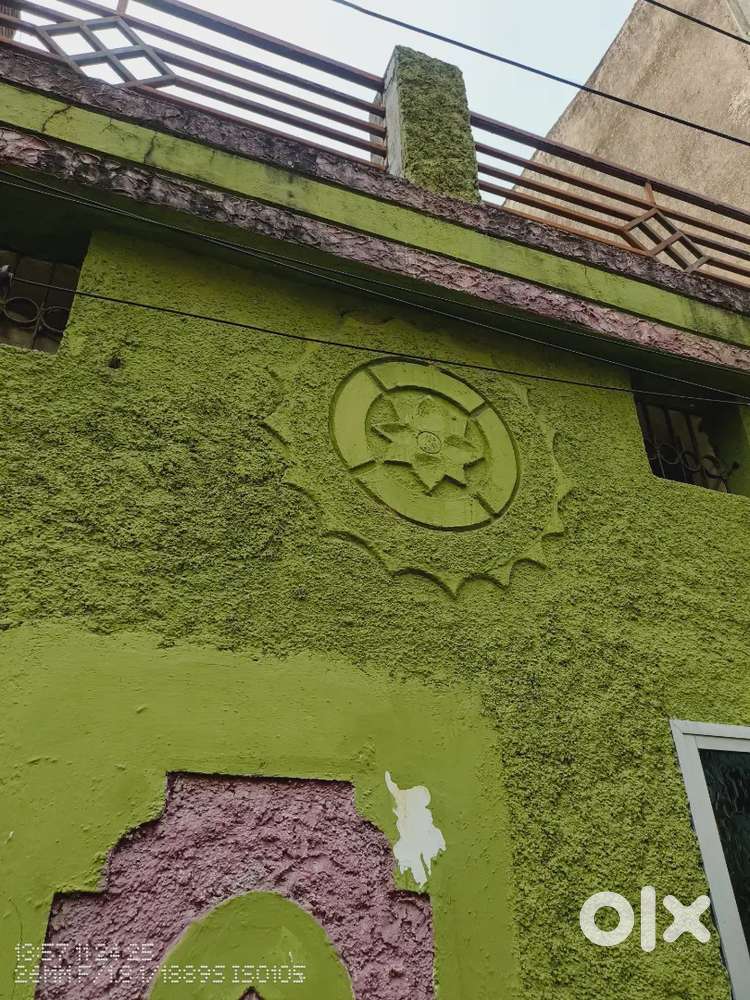 Kiraye pe makan dete hai