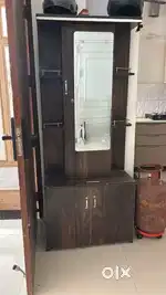 Dressing with mirror