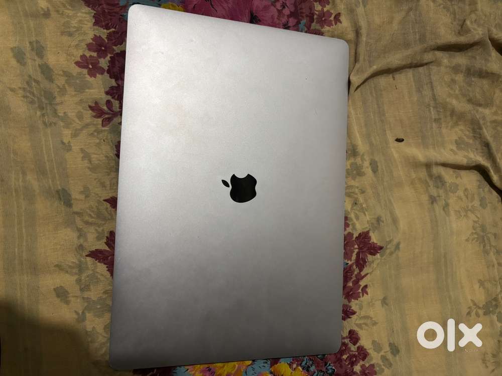 Mecbook pro i7 16-inch 16gb rem 512gb ssd