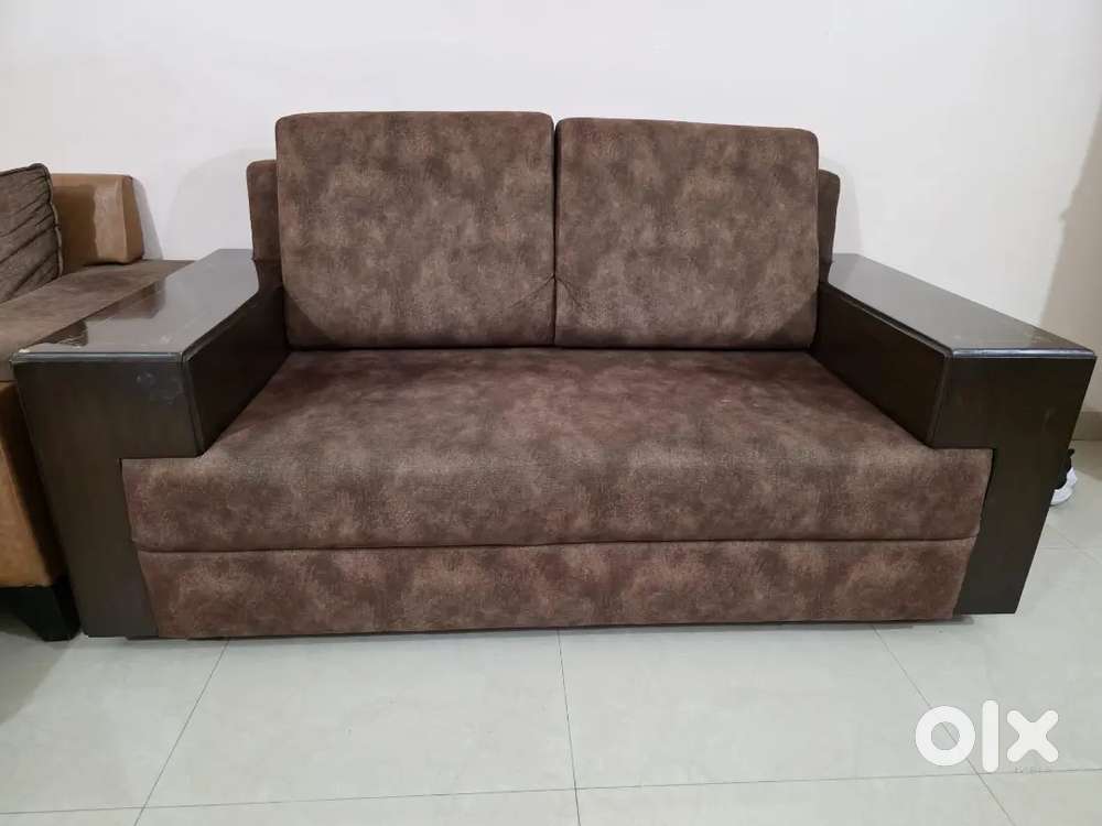 2 seater sofa Urgent sell