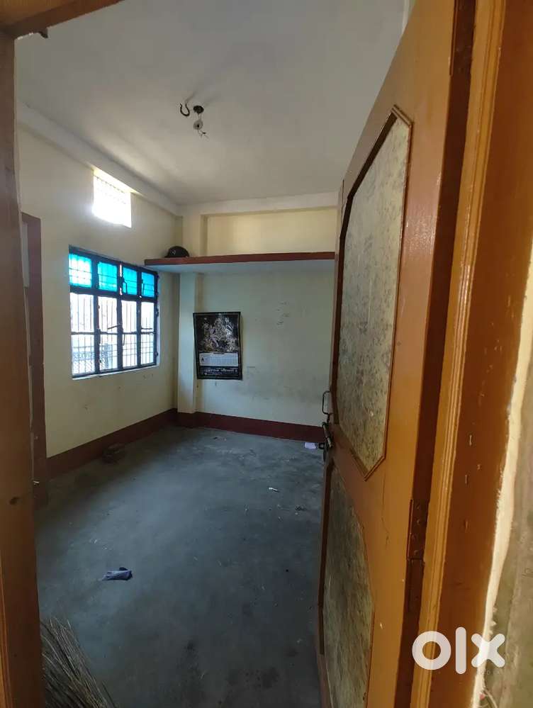 Room are available for students family or bachelor