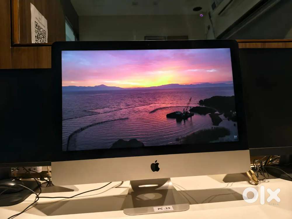 Apple iMac 21.5 Inch i5 2.8GHz 8GB RAM with Keyboard & Mouse