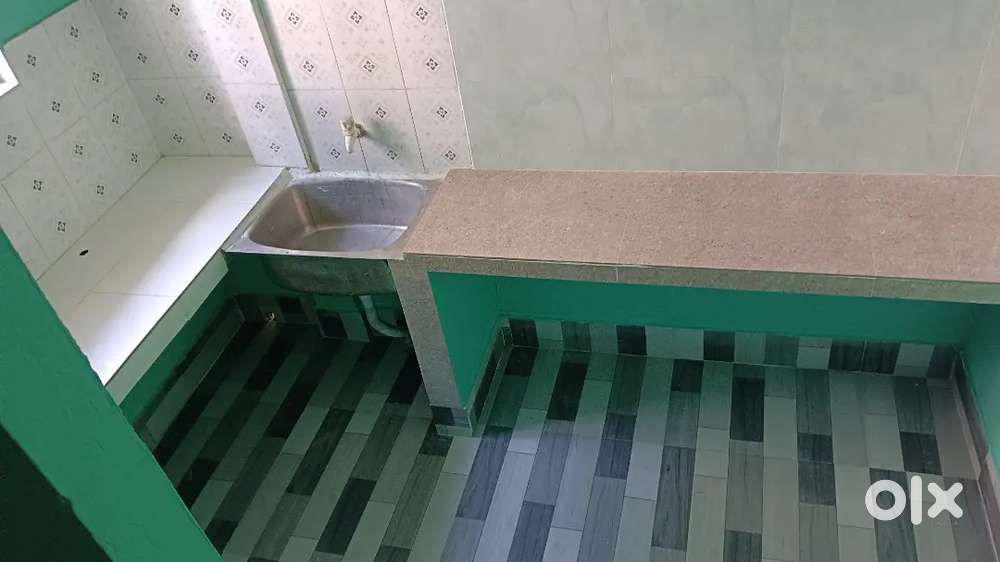 Single room, kitchen, Attached Bathroom, running water Avl.