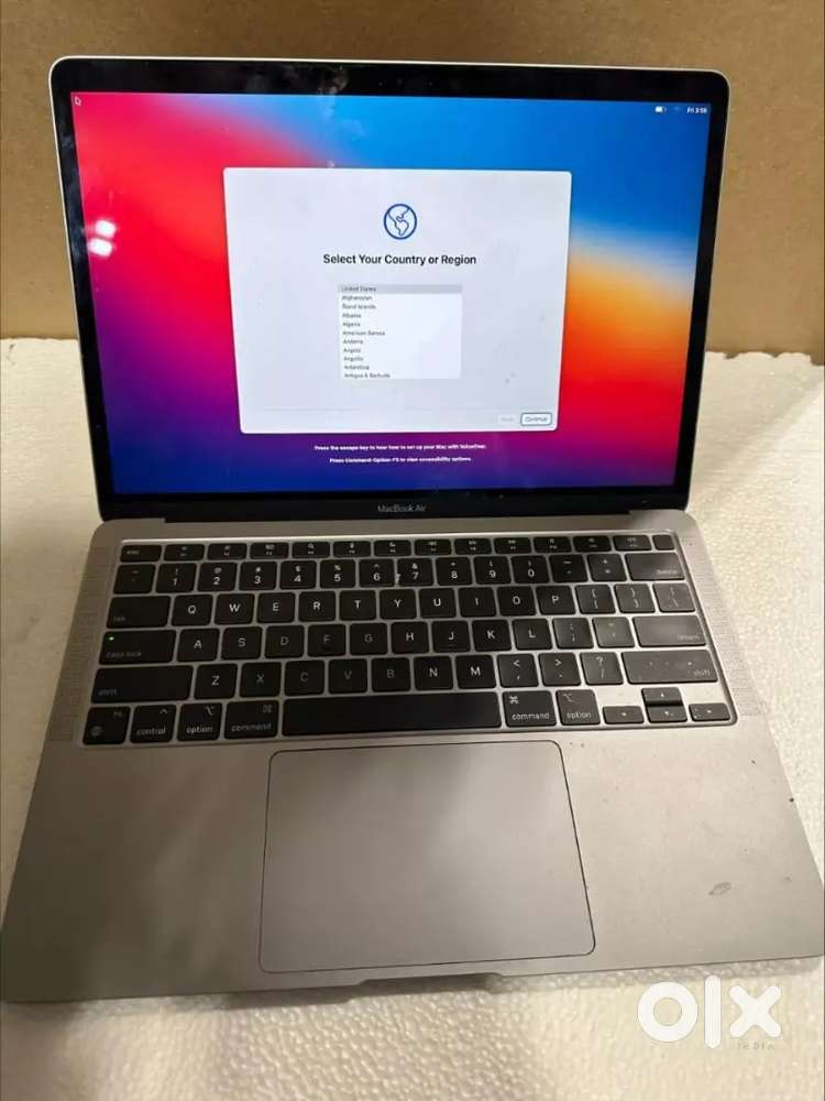 Apple MacBook Air A2337 (Late 2020) Laptop 13 M1 CPU 16GB RAM 256 SSD