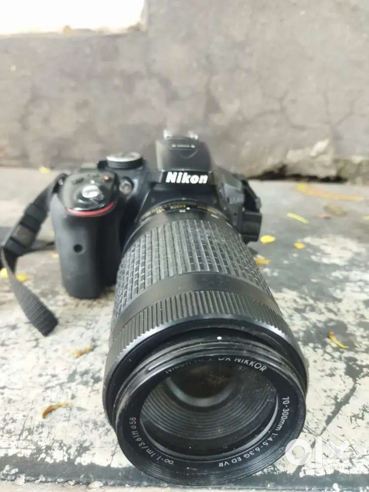 Nikon D3500 DSLR camera with 2 lenss full kit