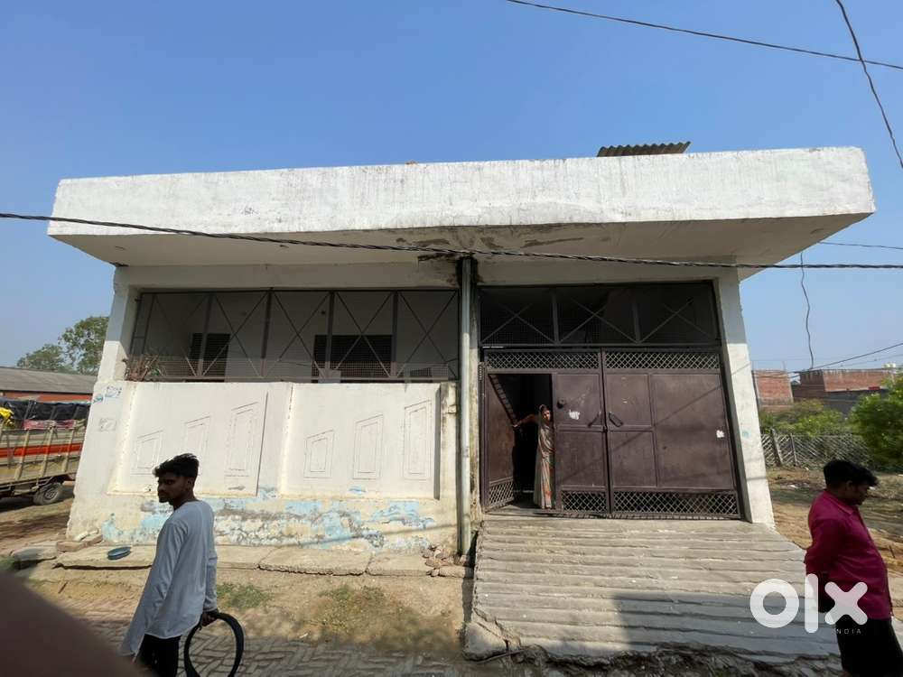 Independent house with all amenities.