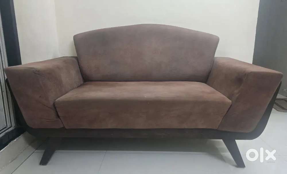 Luxury 2 seater sofa [5ft * 2.5 ft]