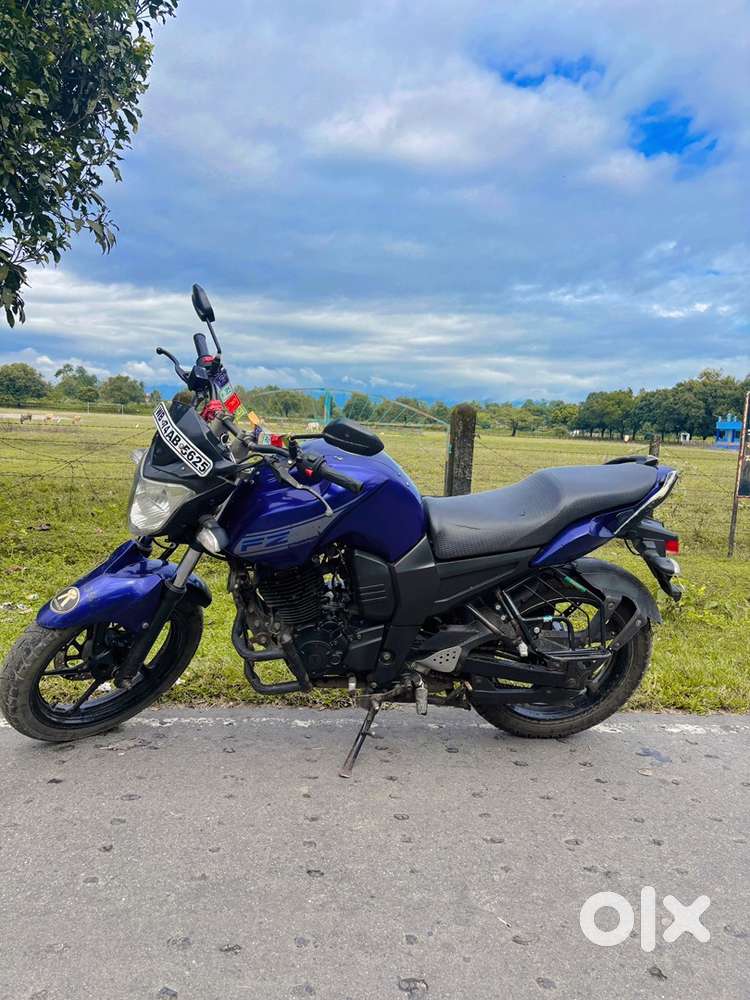 It is registered in siliguri RTO. Tyres are absolutely new. 40kmpl/mlg