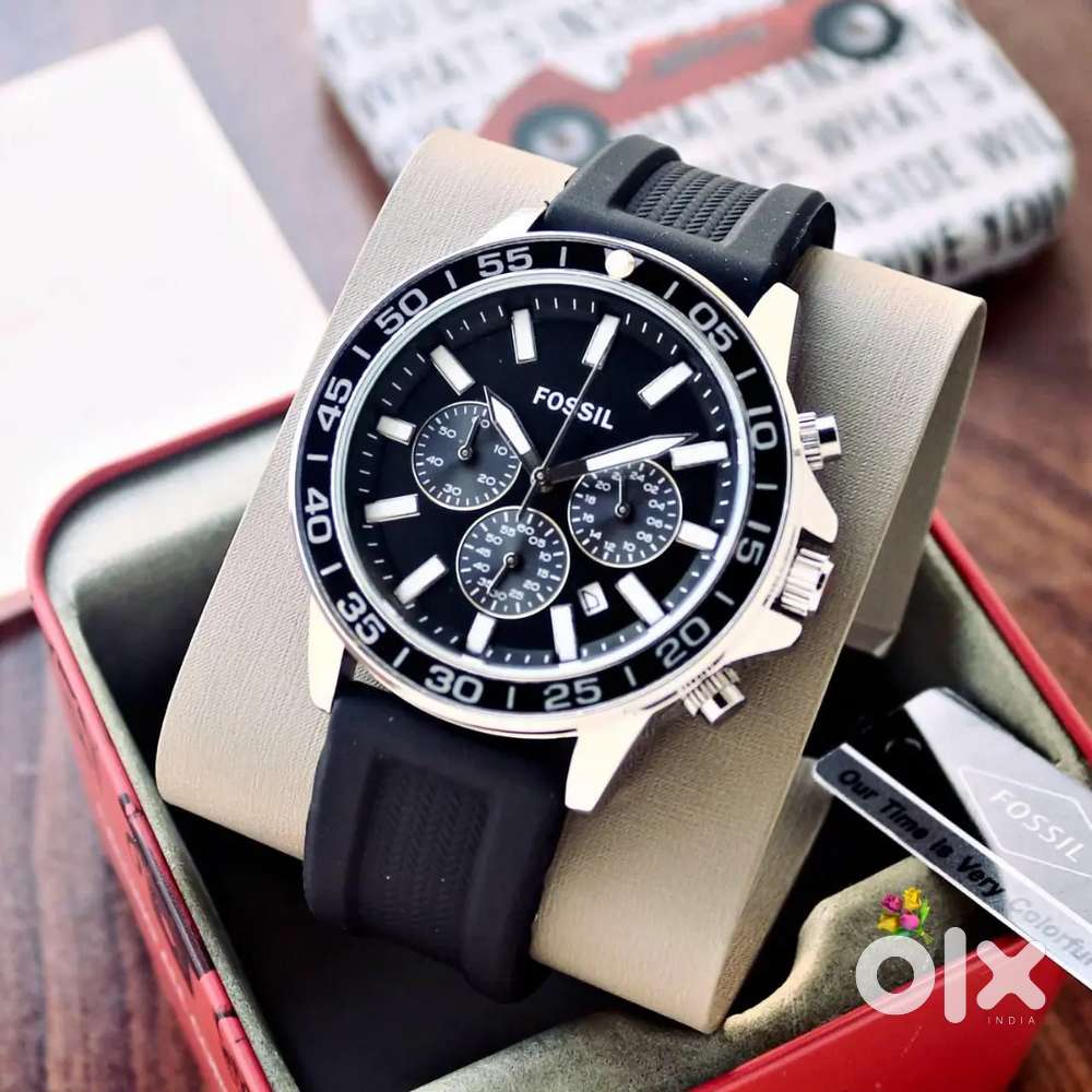 Premium quality watch for men available
