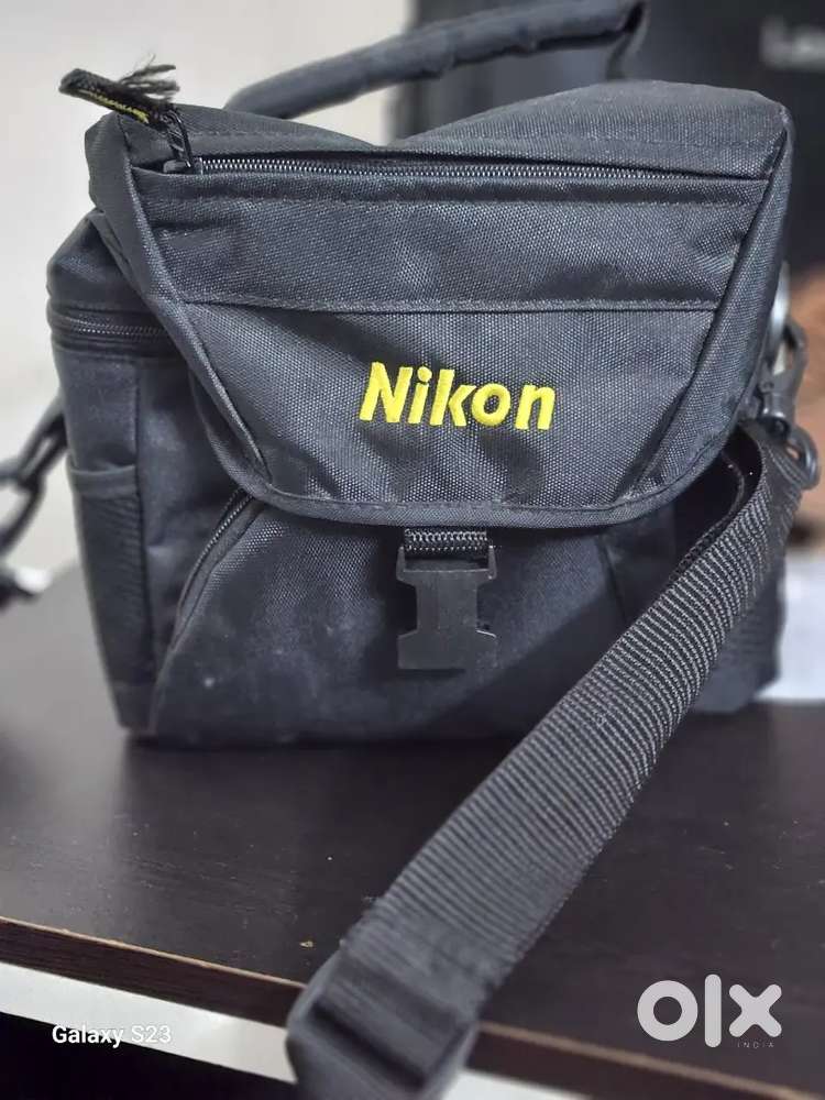 Nikon D3400 with 35mm/f1.8 lens