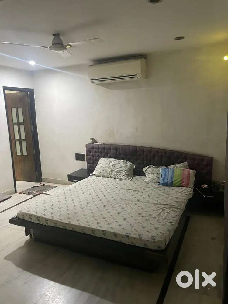 Flat for rent near Jafar nagar