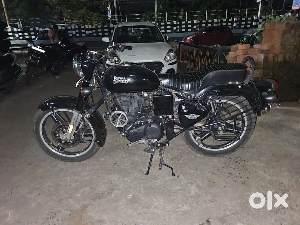 Showroom condition  recently service done best average 45 km