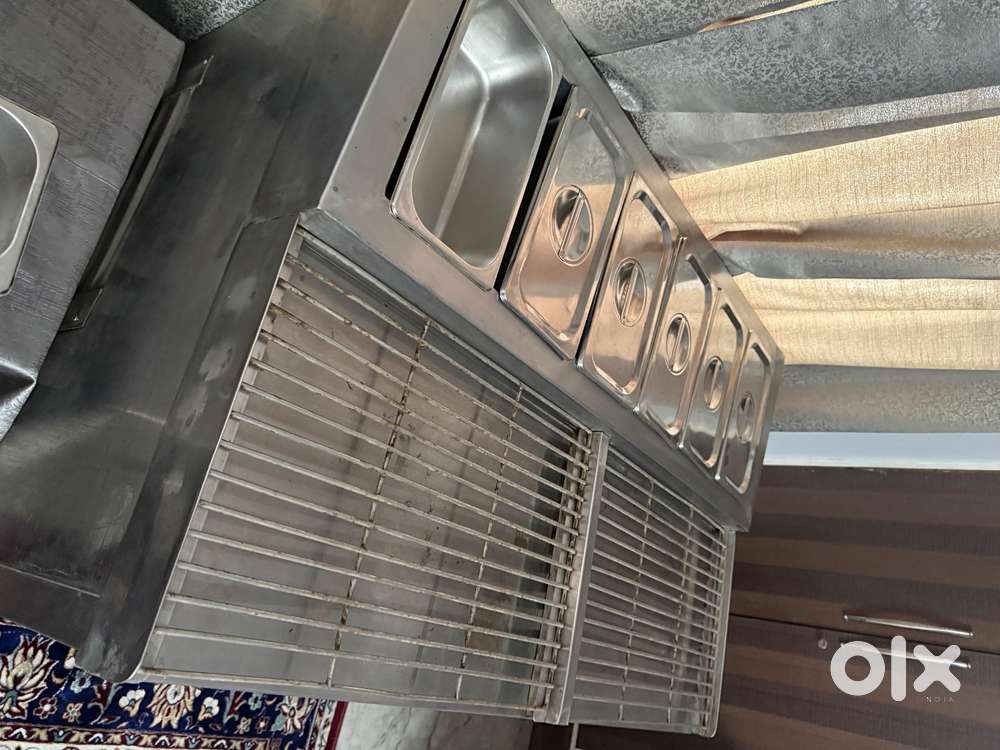 Restaurant makeline fridge