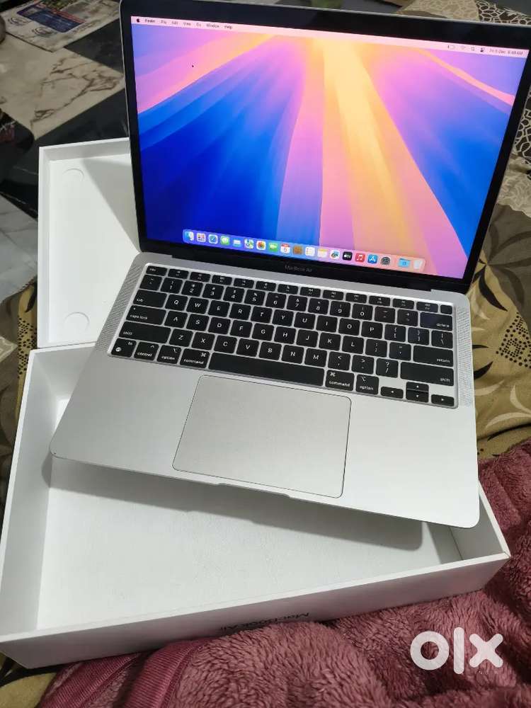 MacBook Air M1 – 512GB   Scratchless Condition  Bill + Box