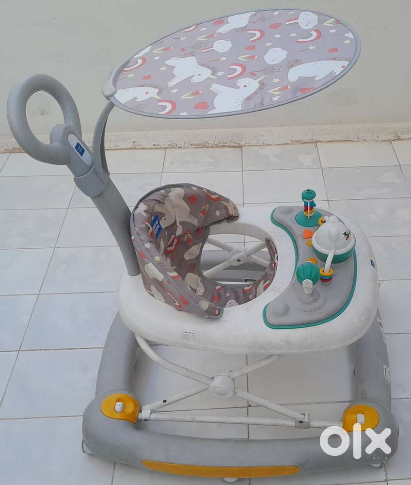 Mee mee starlite baby walker with rocking function
