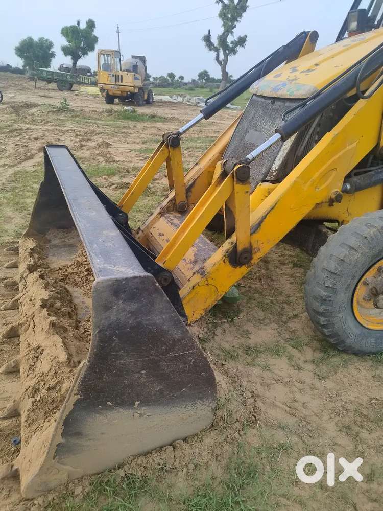 Jcb 3dx with breaker