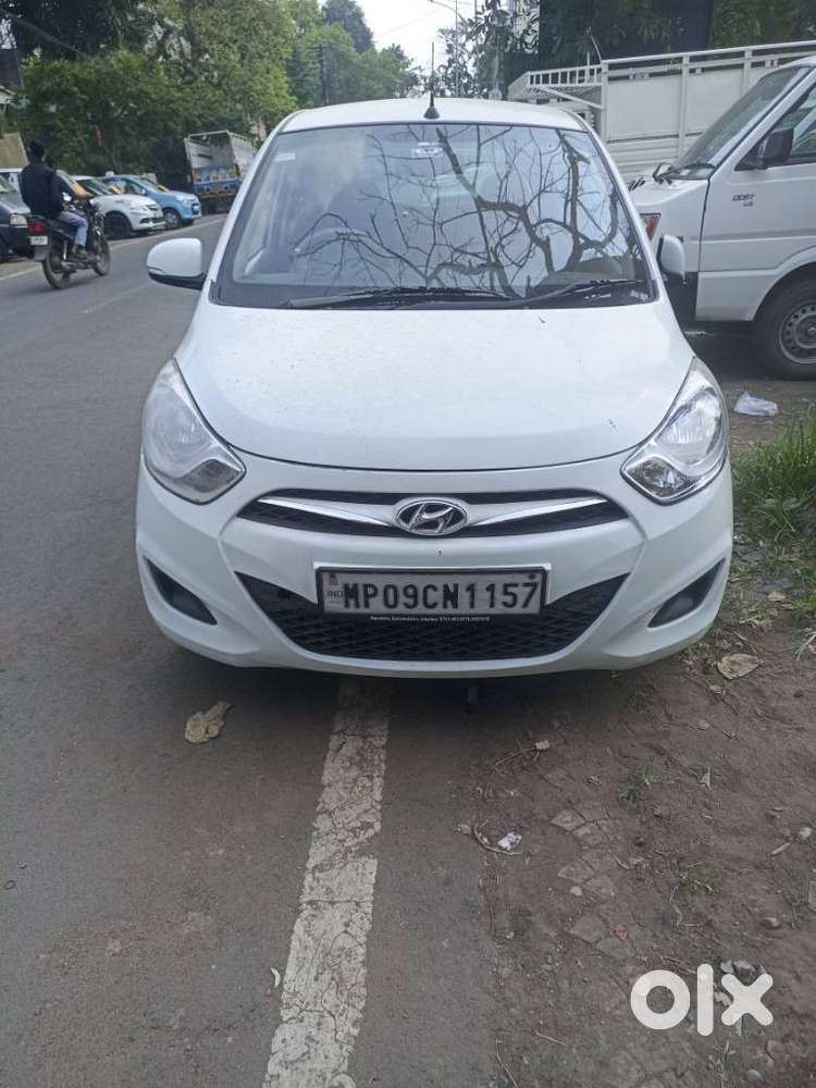 Hyundai i10 Sportz, 2013, Petrol