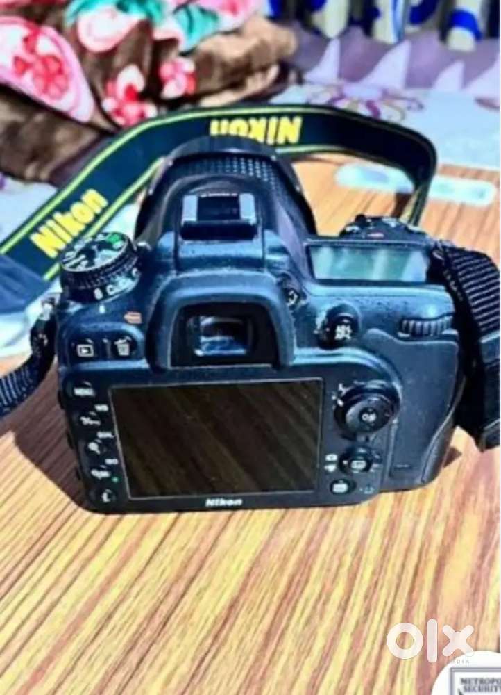 Nikon 7100 with 18-105 lance