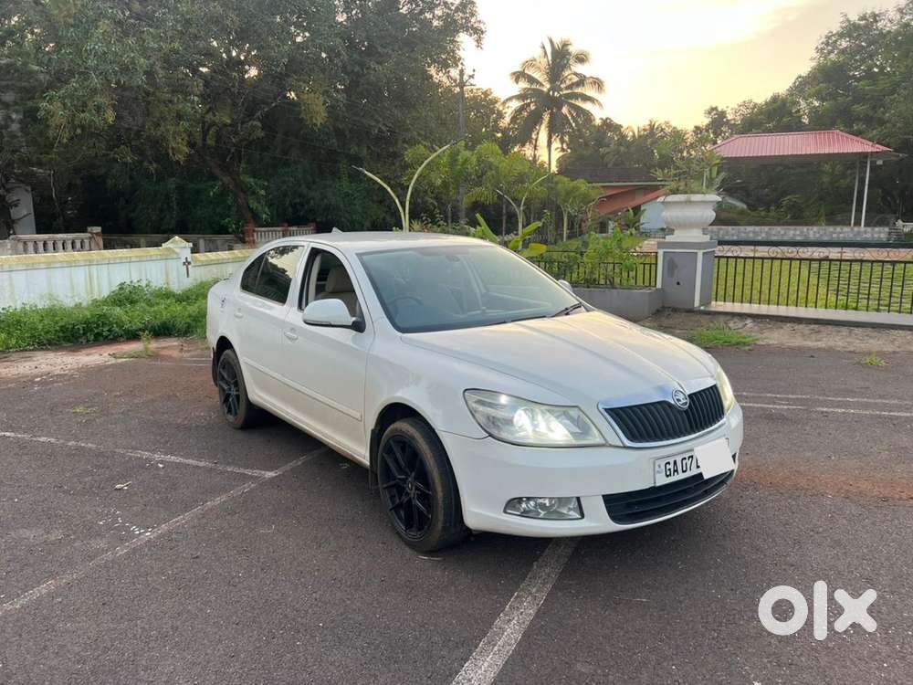Skoda Laura 2011 Petrol 71000 Km Driven