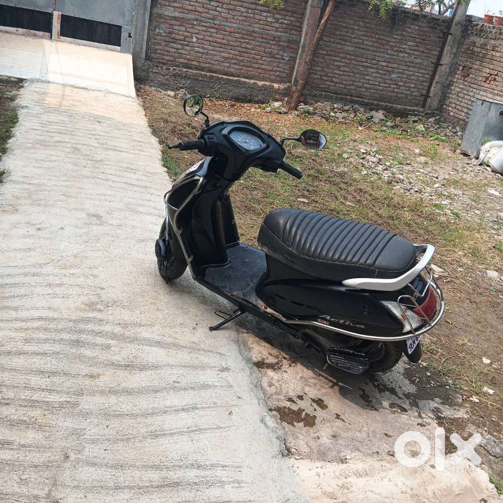 self start in best condition kik start One hand scooty