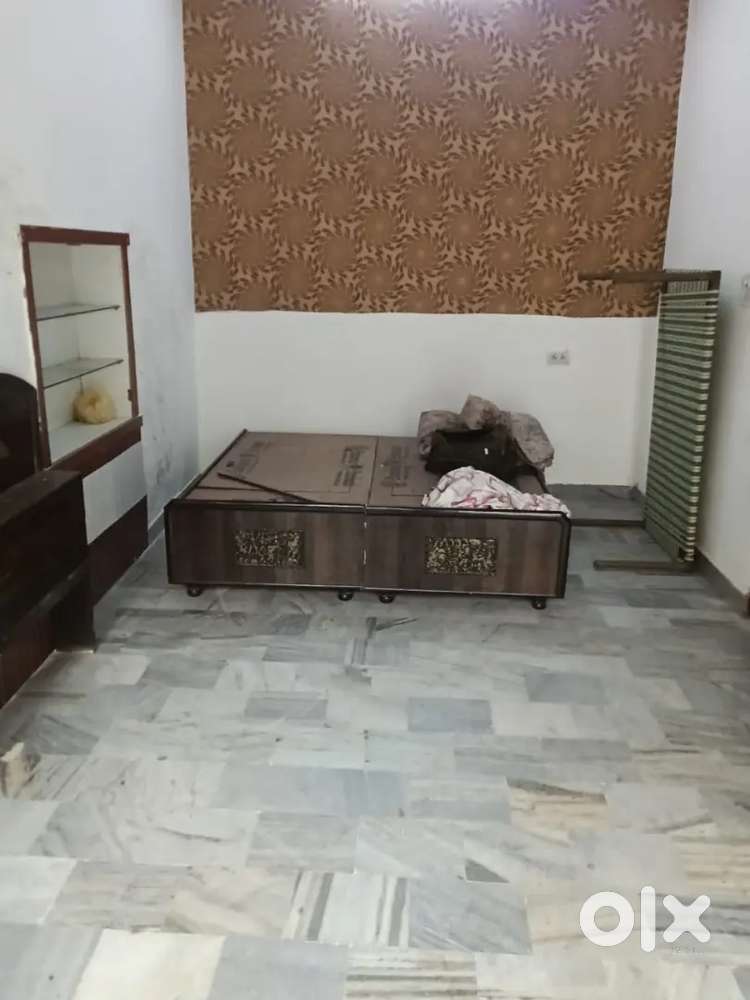 Ground floor..1 Room set