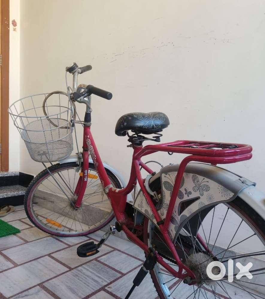 Girls cycle with large capacity basket (miss india model)