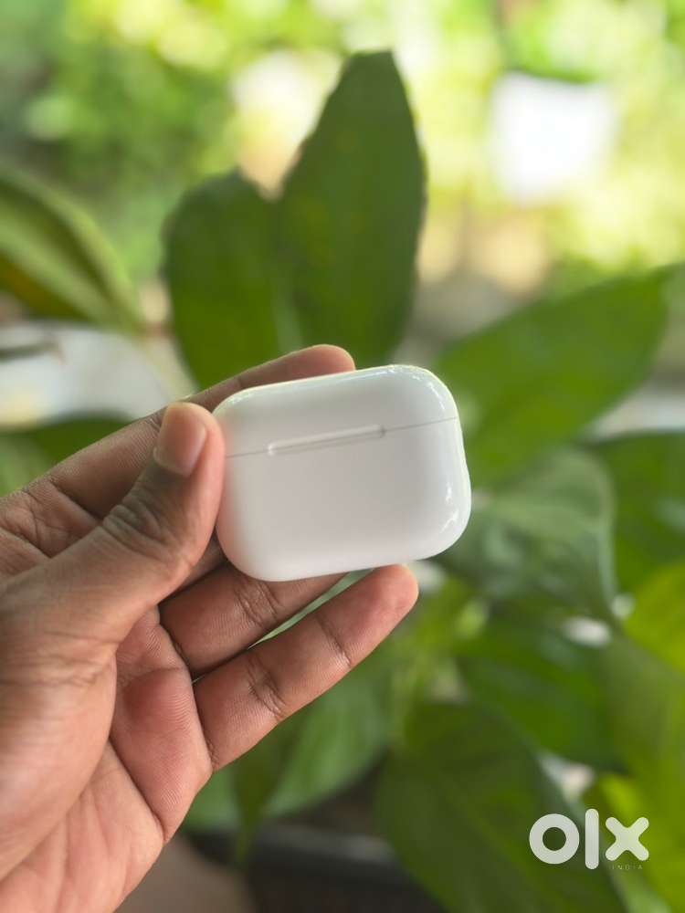 Apple Airpods Pro 3 (Apple Care Plus Warranty )