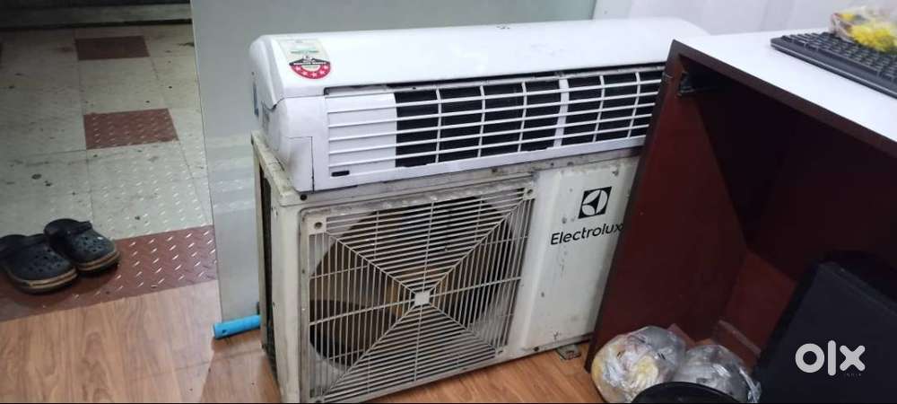 Electrolux 1 TON Inverter Split AC (Fully Working)