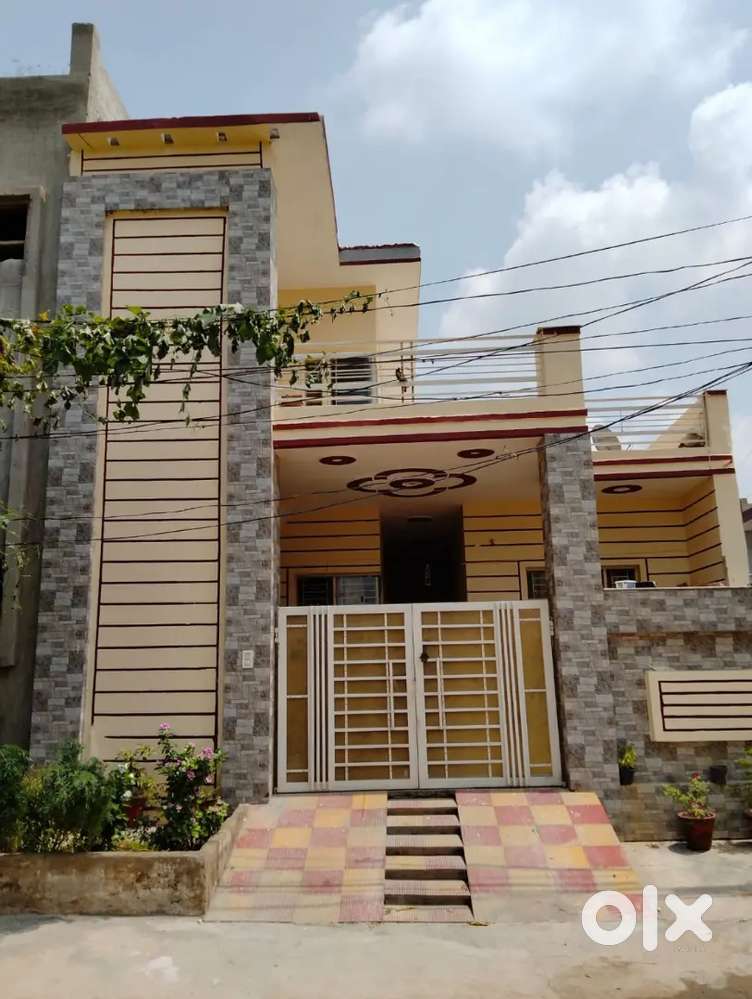 Kothi for sale near football stadium