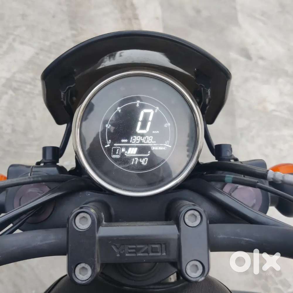 Hunter green colour yezdi roadster