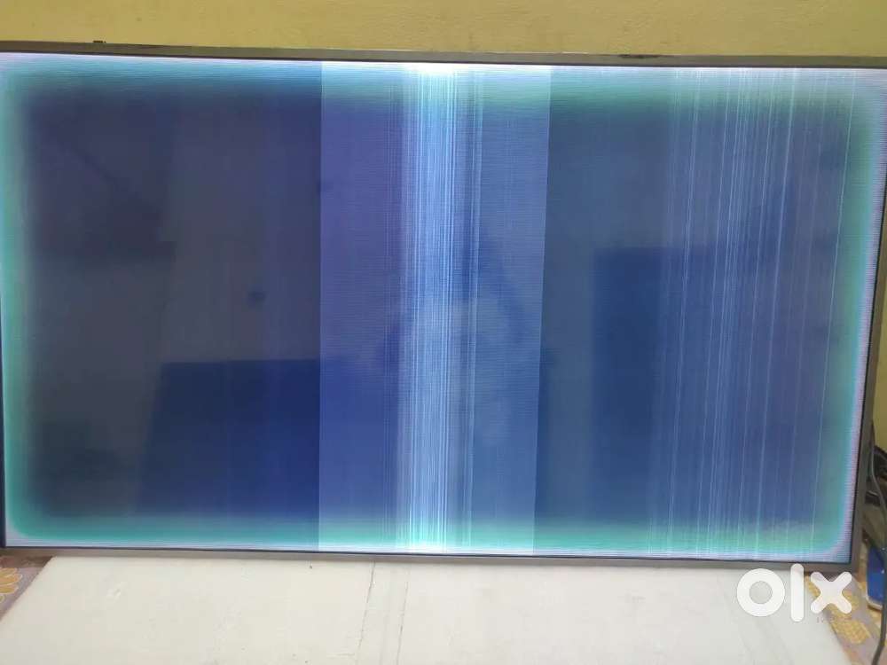Samsung 55 inch 4k smart (display crack)