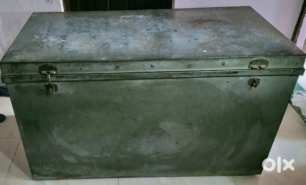 One big box and two buxa for storage.