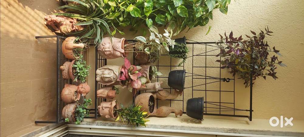 Planter Stand for sale ( almost new)