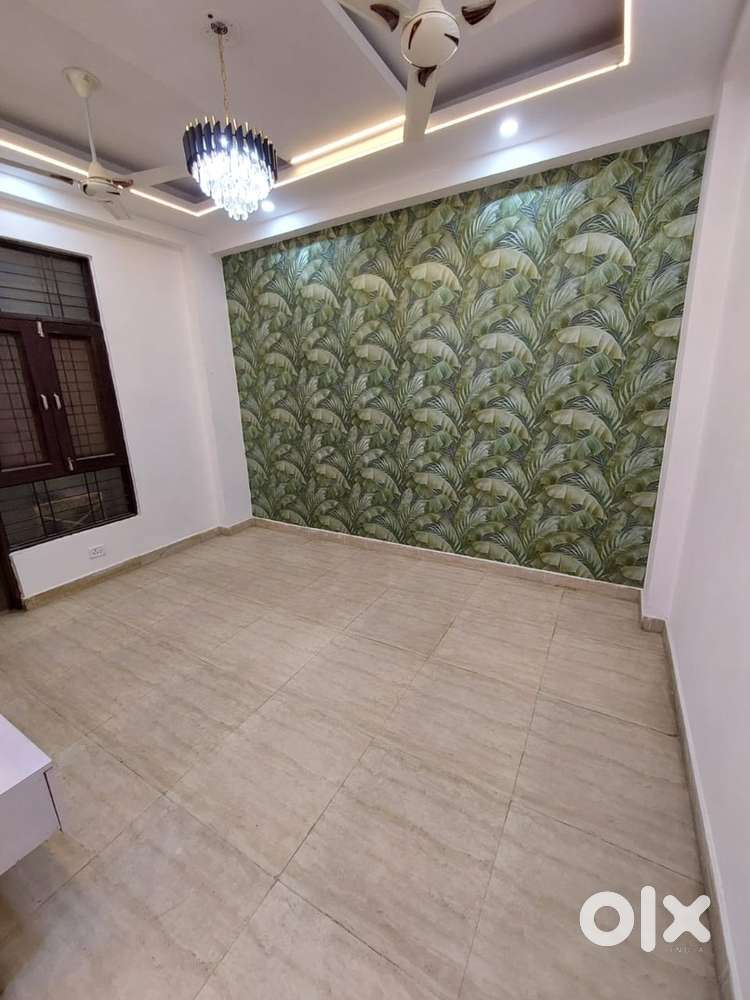 Shakti khand 2 ( 3 bhk sami for Rent indirapuram prime location