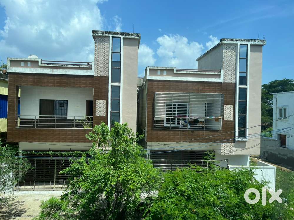 2bhk spacious well ventilated room with a positive vibe.