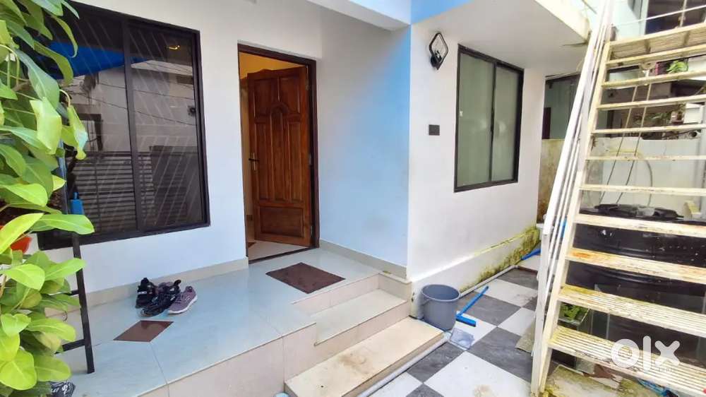 2 BHK ground floor house Leise near chembumukku