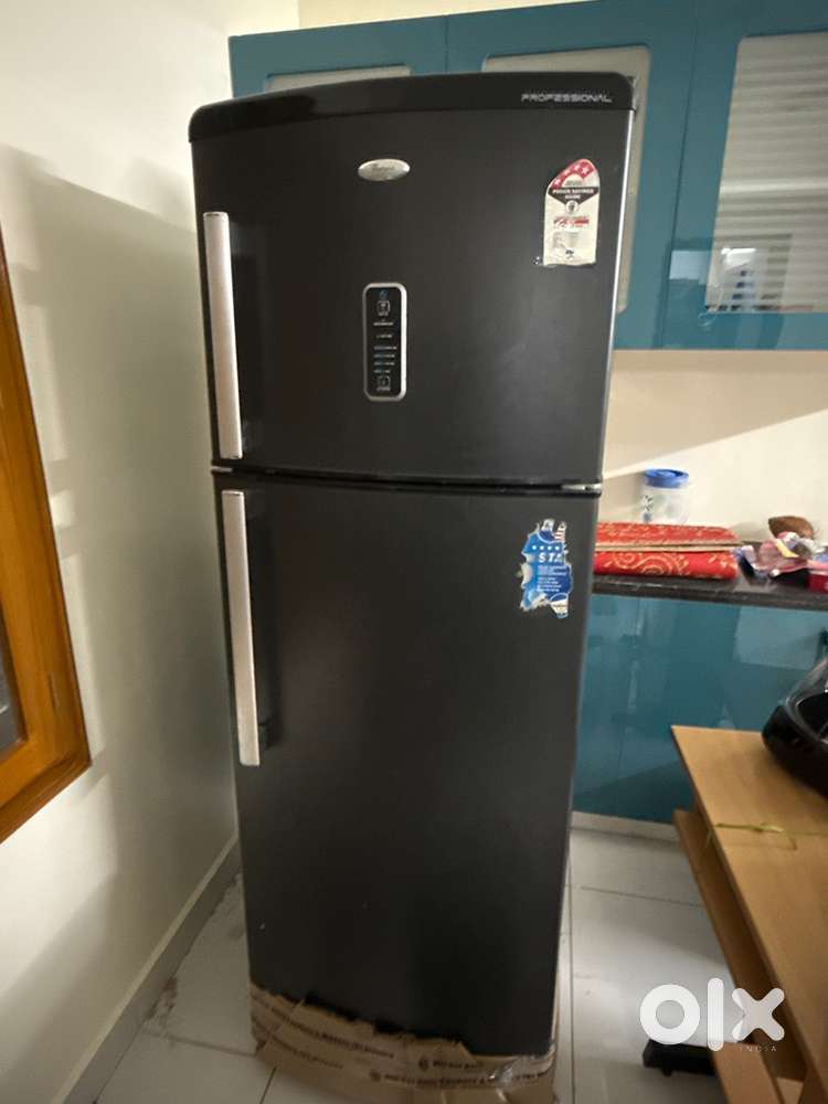 Whirlpool double door fridge