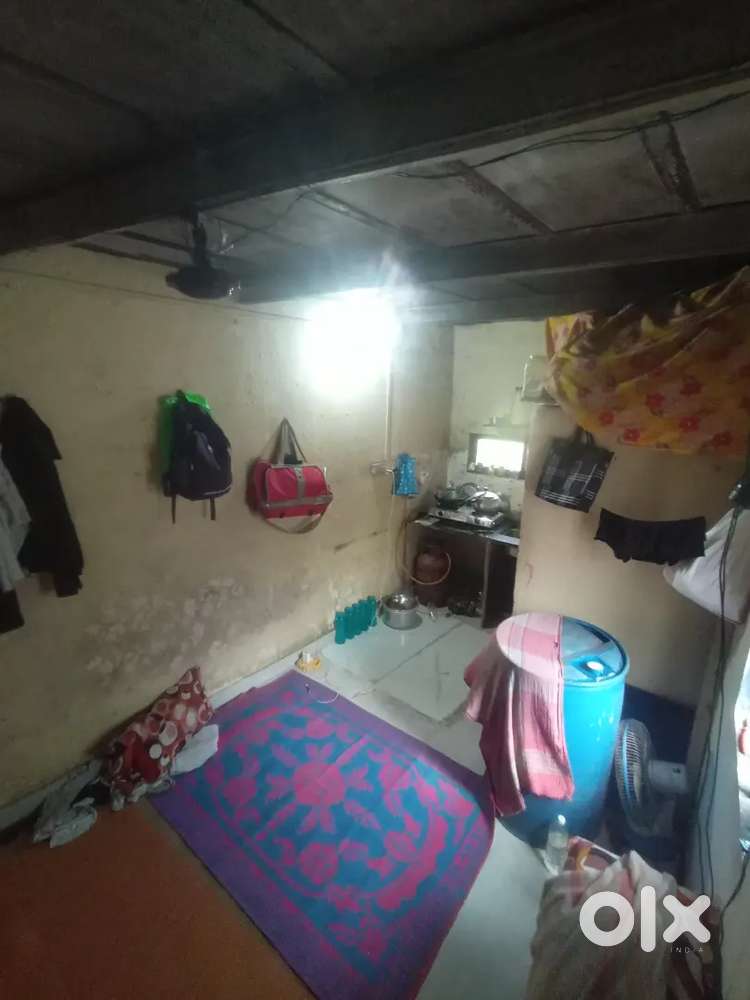1Rk room rent in Ulhasnagar 4 near railway station. Rs  10000 deposit