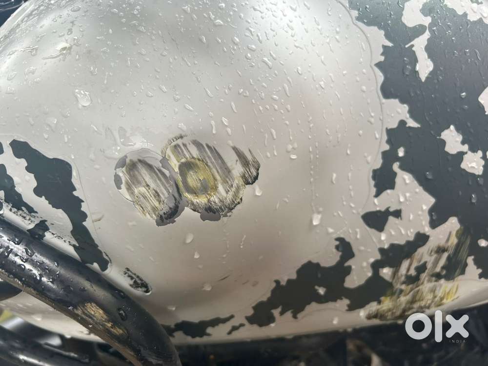 HIMALAYAN 450 kamet white tank