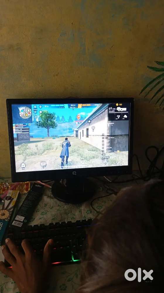 Desktop computer setup . Super condition Lena hai to message Kare ?