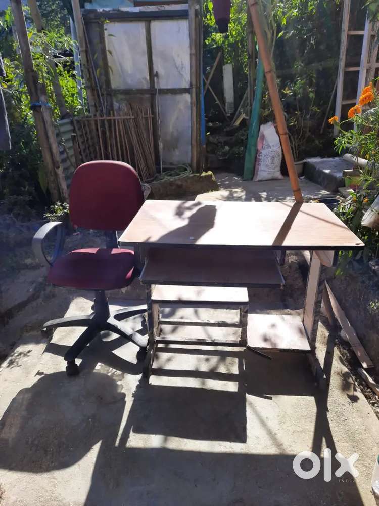 Computer table and chair