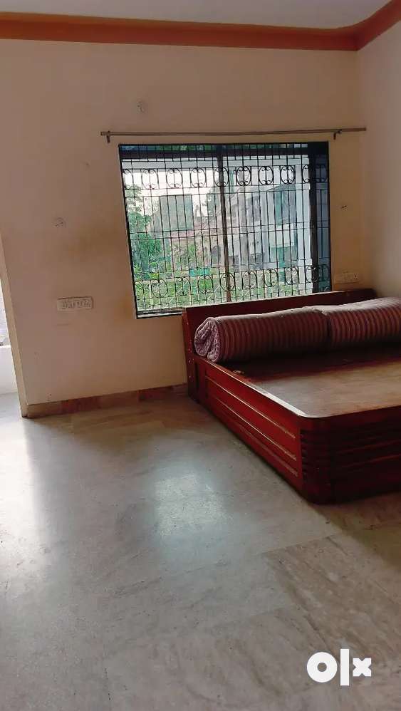 1st floor semi furnished flat near physics wala gokul