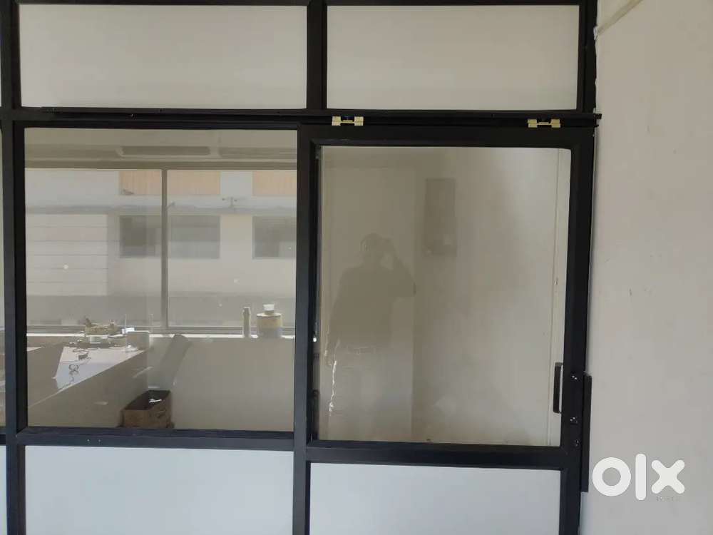 Aluminium partition, 2 month old, sliding door