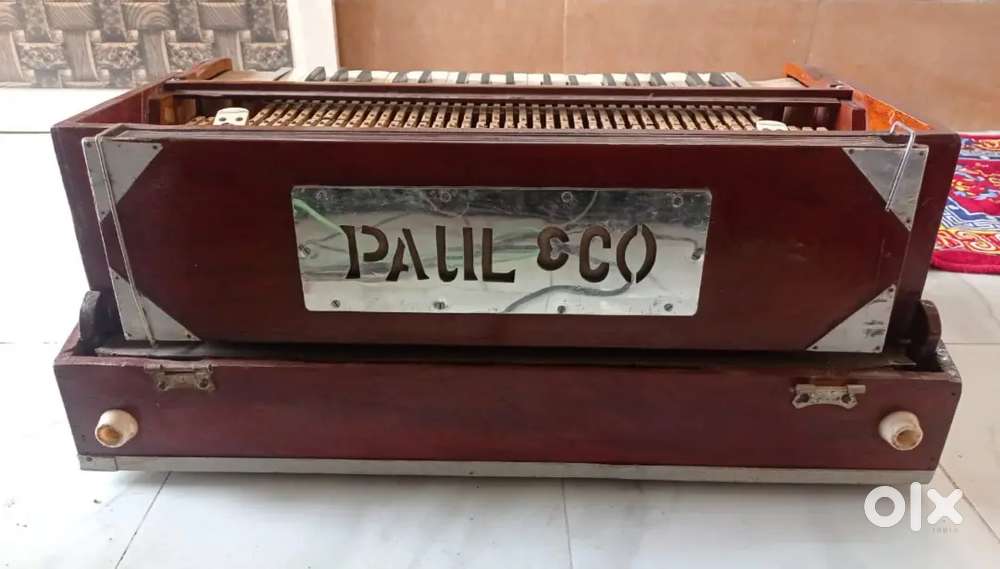 Paul & Company 9 Scale Changer Harmonium Used