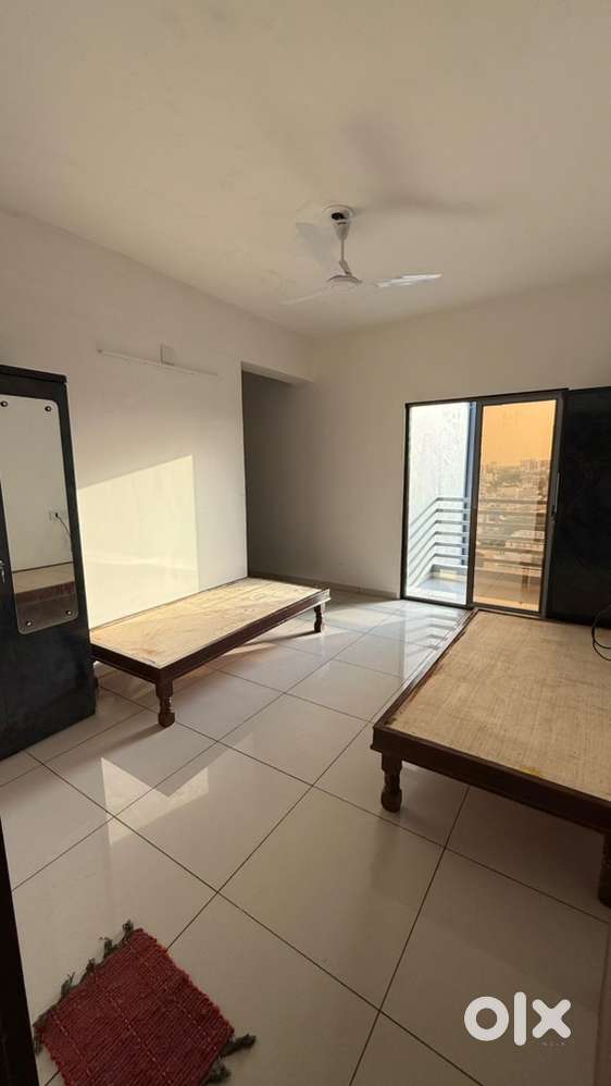 PG Flat for Rent Semi Furnished 2BHK - Comfortable & Convenient Living