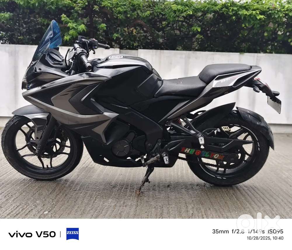 Bajaj Rs 200 TN 73 AA 9898 BS4