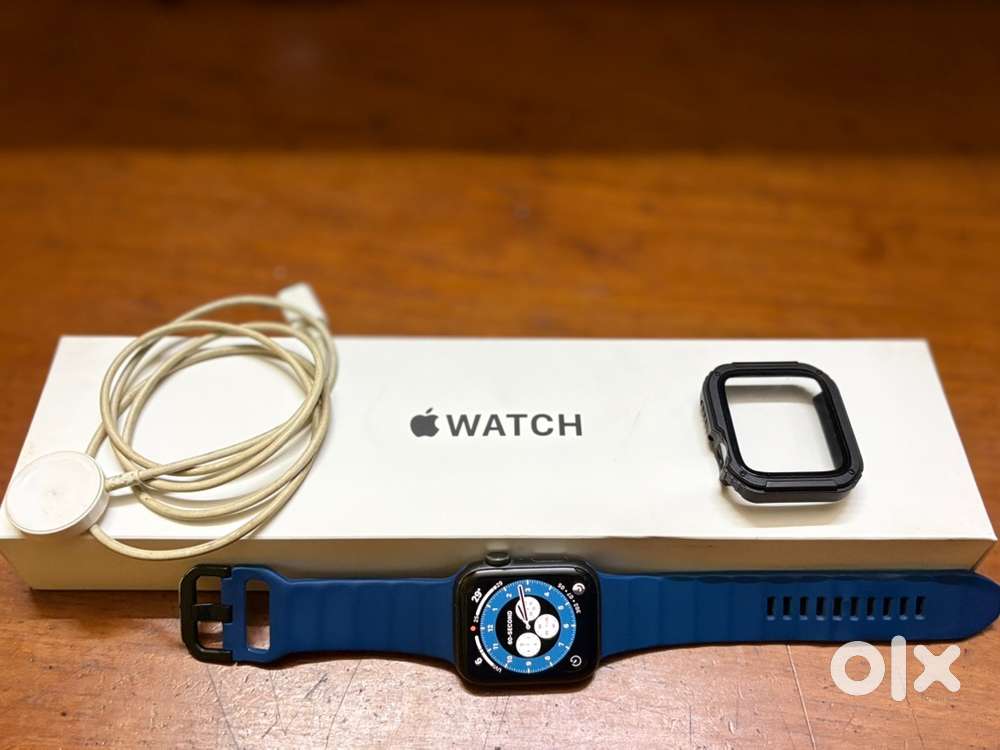 Apple Watch SE - 44MM with original box and charger