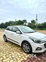 Hyundai i20 Top Model Petrol Well Maintained, 15.5average on highway.