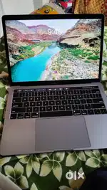 Macbook pro 2018 touch bar good condition
