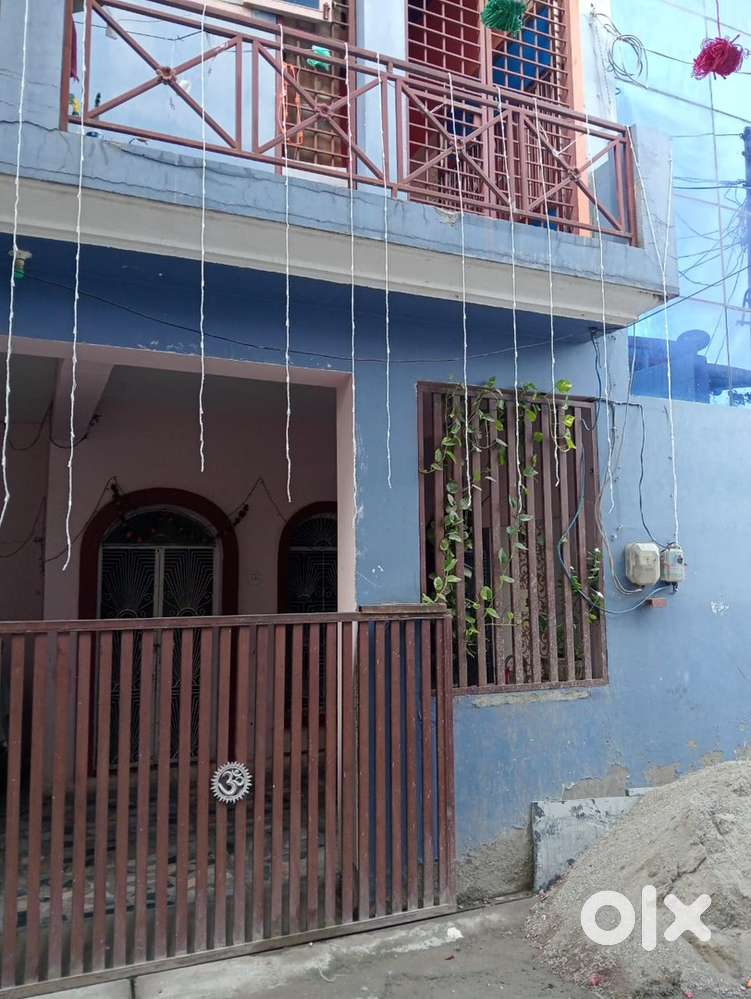 Grt condition ventilated 2bhk with modular kitchen and washroom